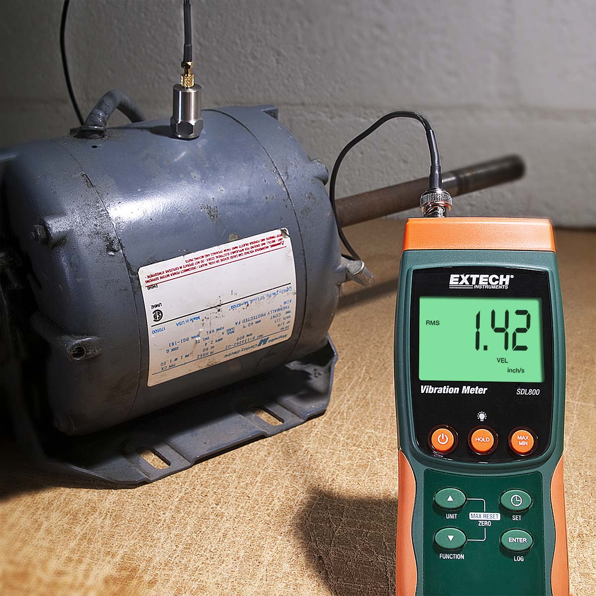 EXTECH SDL800 - Vibrationsmätare SD logger