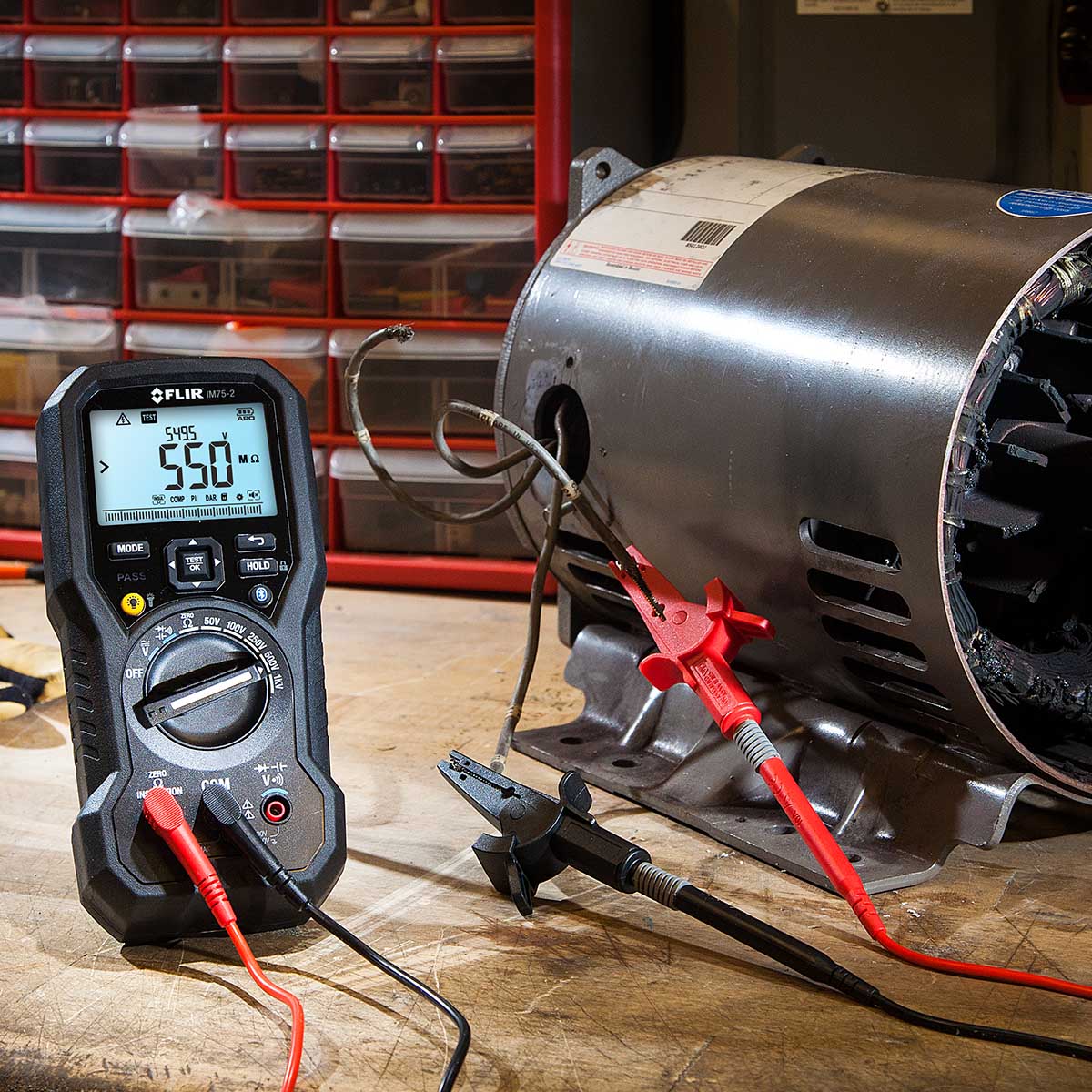 FLIR IM75-2 Isolationsprovare och digital multimeter med METERLiNK