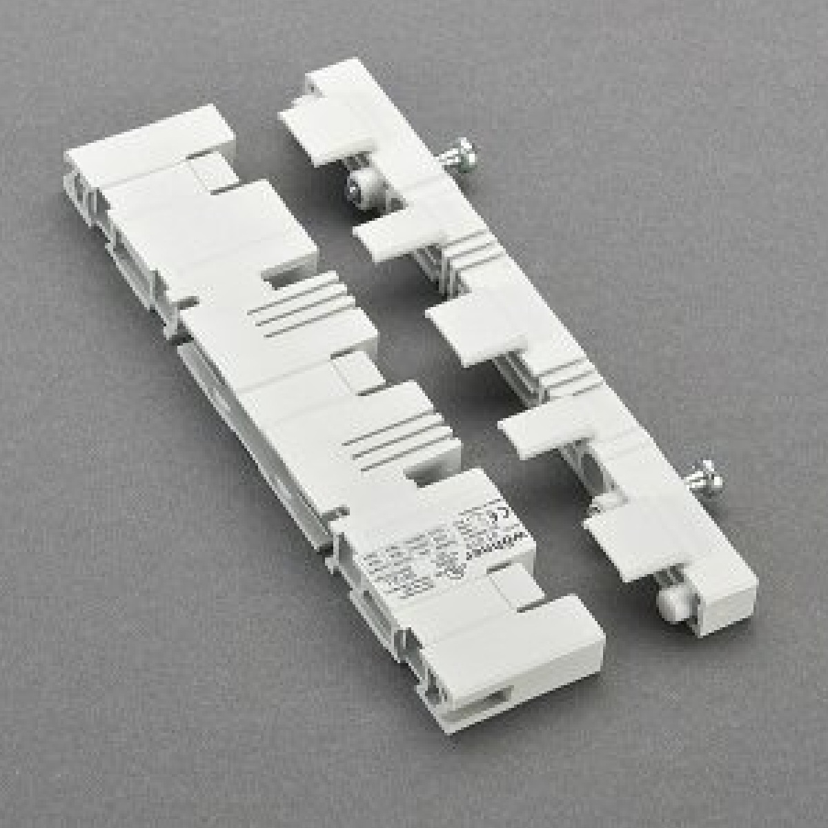 01272 Skenhållare 3-pol+N+PE,med ändskydd,för 12X5,10mm