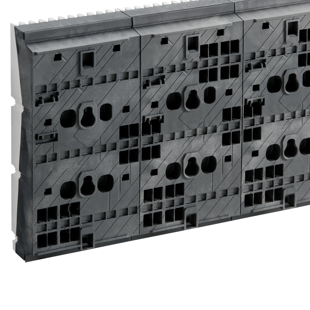 11805 Basplatta,3P,med skenor 800A, 500x200mm,matn.bakt.CrossBoard